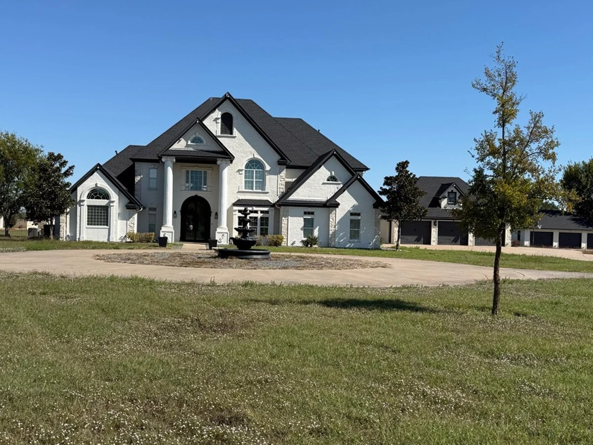 1129 Oak Creek Road in Red Oak