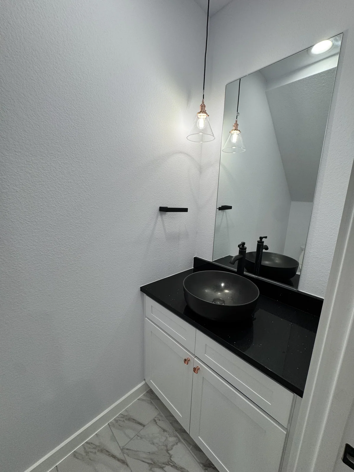 Powder room, 1641 Cleaver Street - August 2025