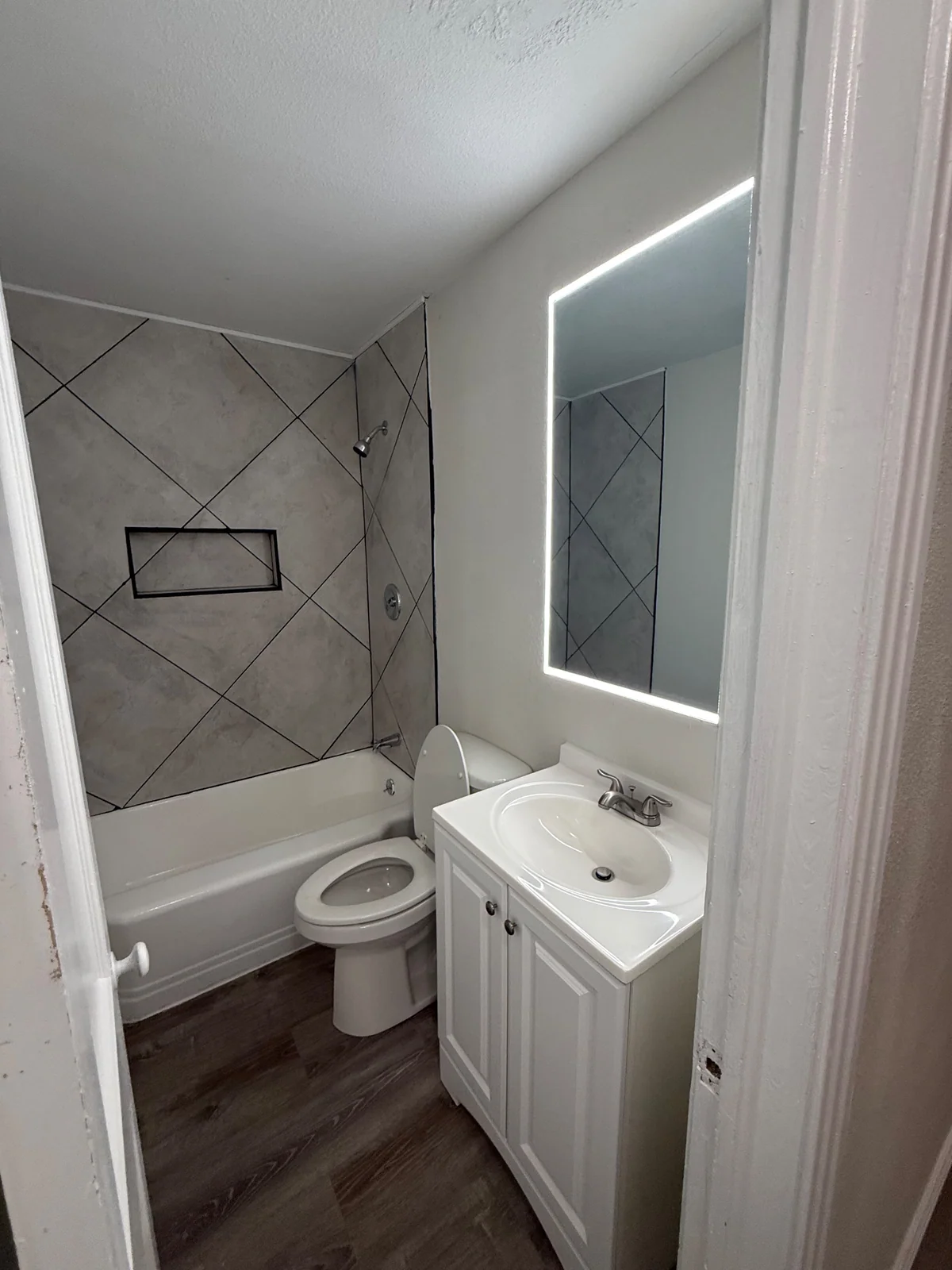 Bath details, 711 Dunn Street - October 2026